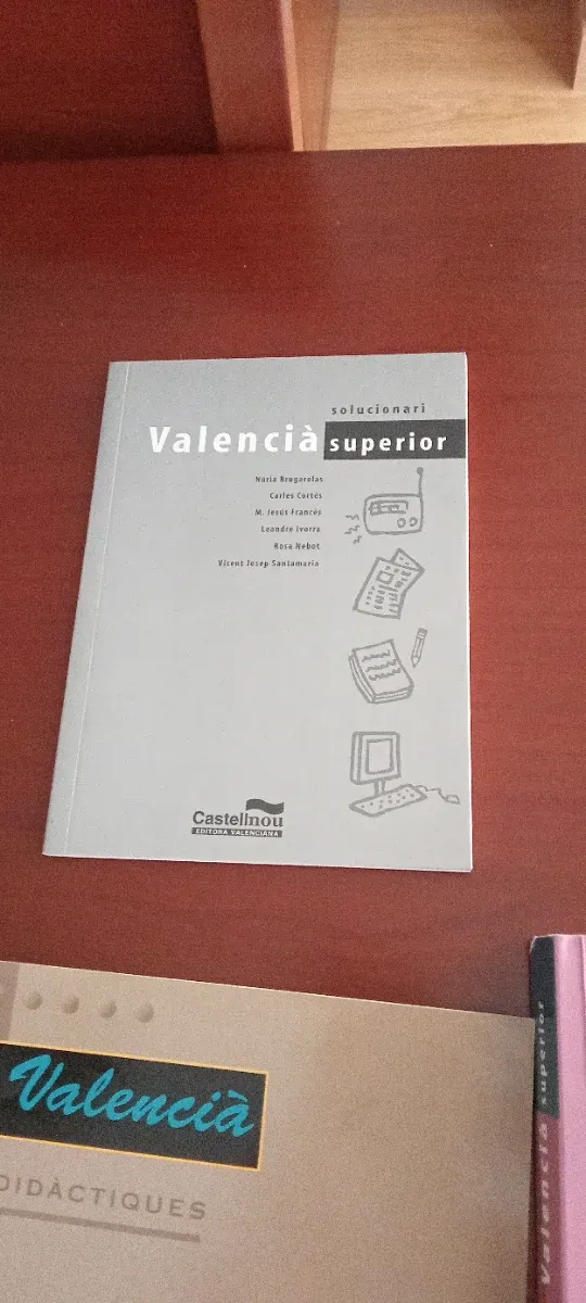 Libros y apuntes para curso de valenciano