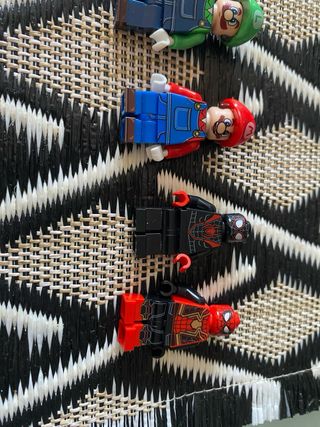 5 Figuras Lego Marvel y Super Mario
