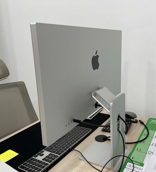 Apple Studio Display Altura regulable