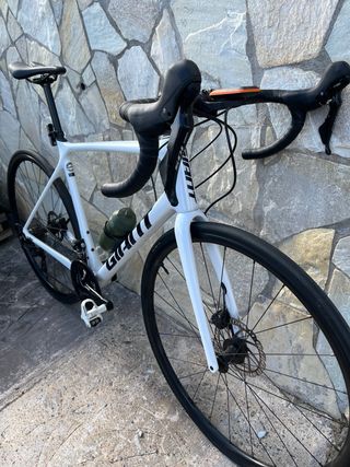Bici carretera carbono Giant TCR blanca nacarada