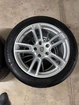 Llantas Porsche con Michelin 70%