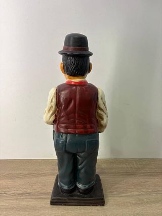 ESCULTURA DE OLIVER HARDY