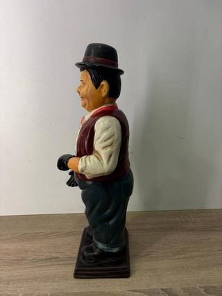 ESCULTURA DE OLIVER HARDY