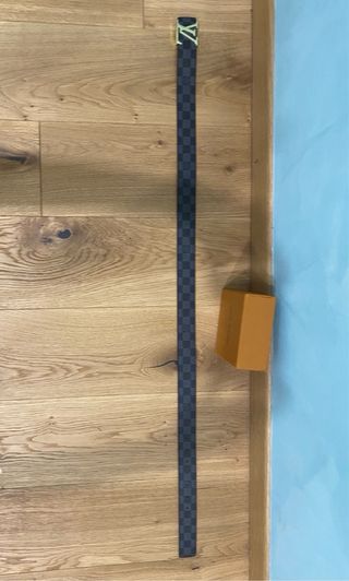 Cintura Louis Vuitton Logo Oro