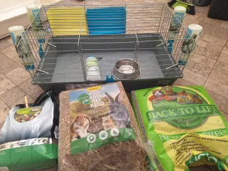 Jaula y accesorios para cobayas