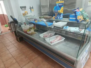 Mobiliario de carnicería completo