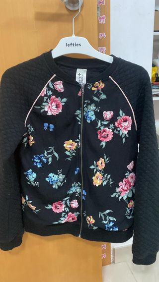 Chaqueta Negra Flores Talla 158