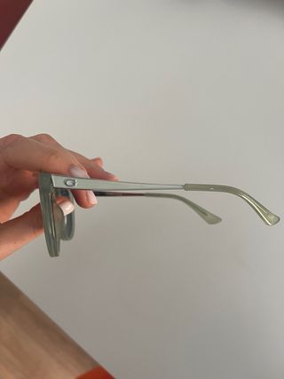 Gafas de sol Guess verdes originales