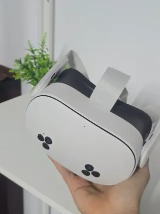 Meta Quest 3 S in perfetto stato senza praticamente alcun uso