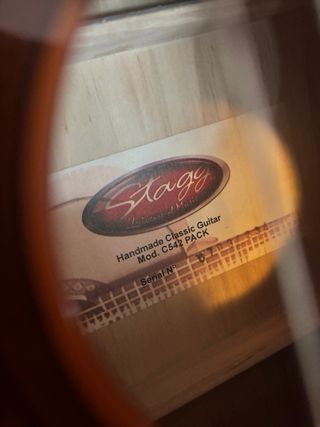 Guitarra Stagg Marrón con Funda