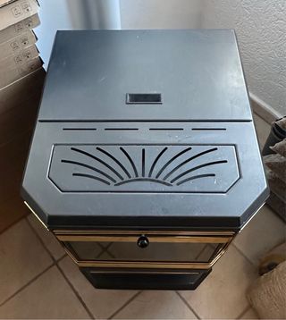 Estufa de pellets & 6 sacos de pellets incluidos