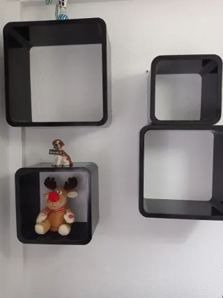 Estanterías cubo negras