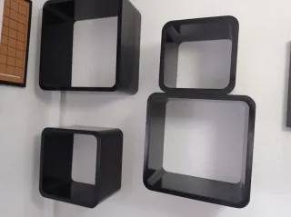 Estanterías cubo negras