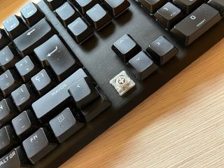 Teclado Corsair K60 RGB Pro Low Profile