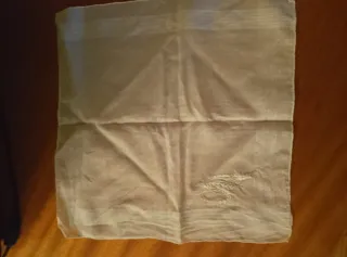 Sciarpe di filo ricamate