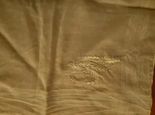 Sciarpe di filo ricamate