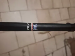 Caña de pescar + señuelo