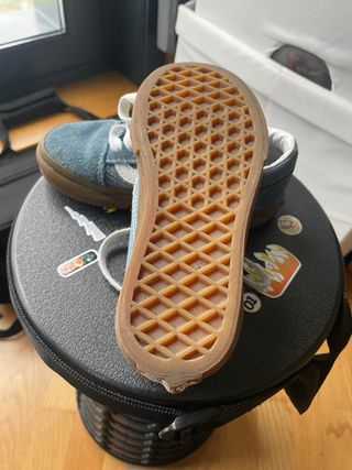 Zapatillas Vans niño/a azul de serraje. Número 28.