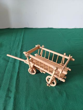 Carro de madera artesanal