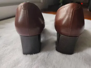 Zapatos de piel marrones