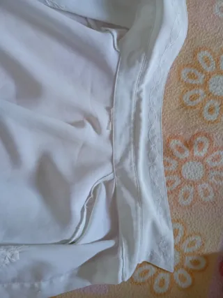 Camisa blanca manga corta bordada