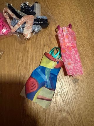 Armario para muñecas con accesorios