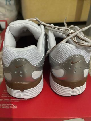Nike P-6000 Plata y Blanco