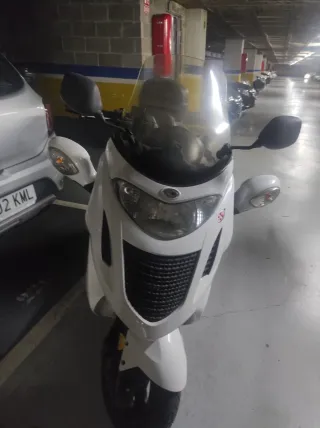 Kymco Grand Dink Maxi Scooter Automática