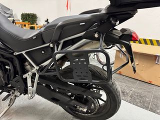 Herrajes Maletas Laterales Triumph 900 GT