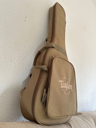 Guitarra Baby Taylor BT1e
