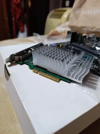 Placa Base Asus + GT 720 + i5-7400 (defectuoso)