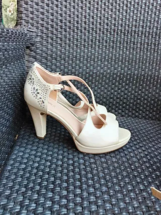 Sandalias de tacón color rosa y beige talla 40