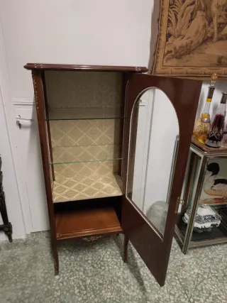 Vitrina antigua Luis XV