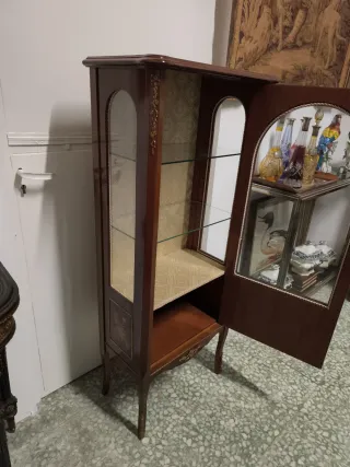 Vitrina antigua Luis XV