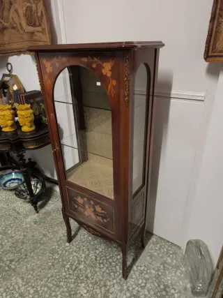 Vitrina antigua Luis XV