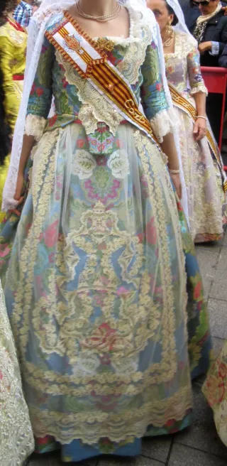 Traje de Fallera azul y multicolor