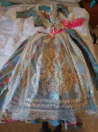 Traje de Fallera azul y multicolor