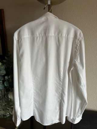 Camisa blanca hombre