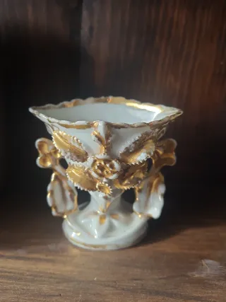 Antiguo florero pequeño