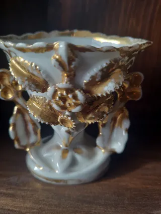 Antiguo florero pequeño