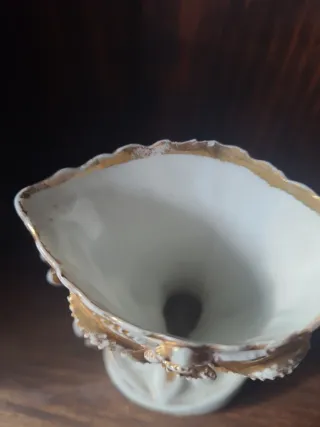 Antiguo florero pequeño