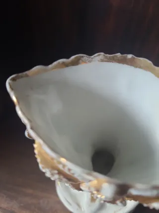 Antiguo florero pequeño