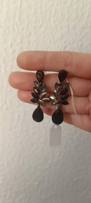 Pendientes largos negros y grises