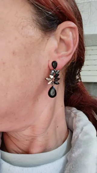 Pendientes largos negros y grises