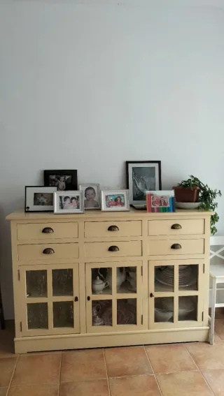 Aparador blanco roto de madera