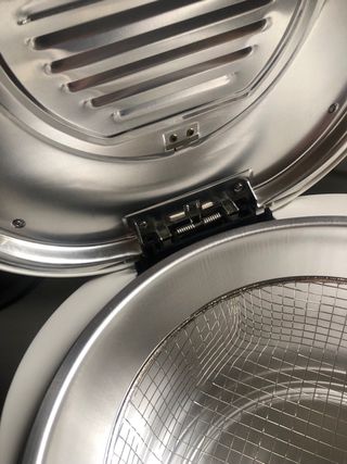 Freidora Saxem ,color blanco  nueva sin estrenar