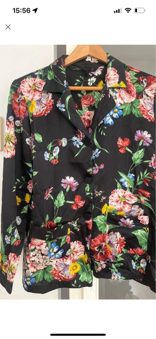 Camisa Zara floral negra multicolor