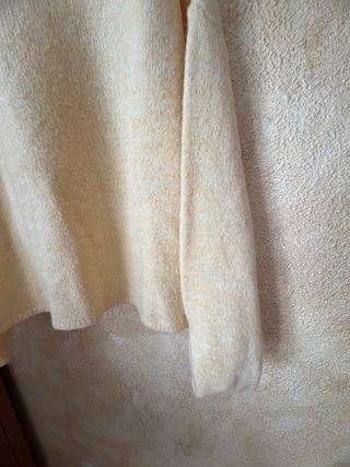 Jersey Mango cuello alto amarillo