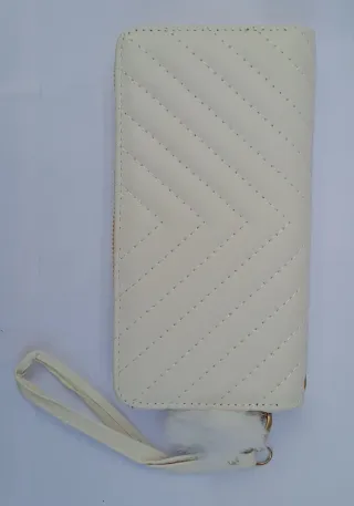 Cartera de mano blanca