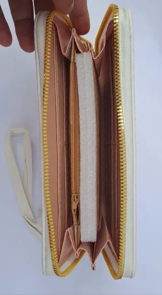 Cartera de mano blanca